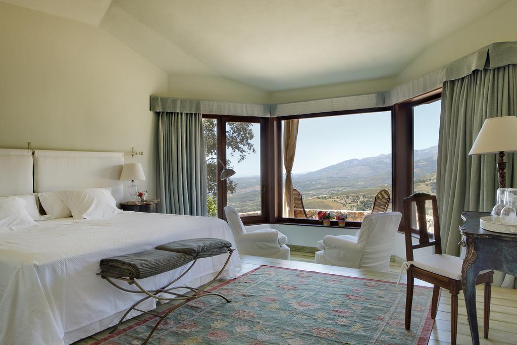 Hotel Nabia Candeleda Exterior photo