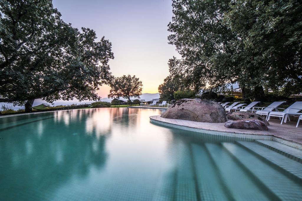 Hotel Nabia Candeleda Exterior photo