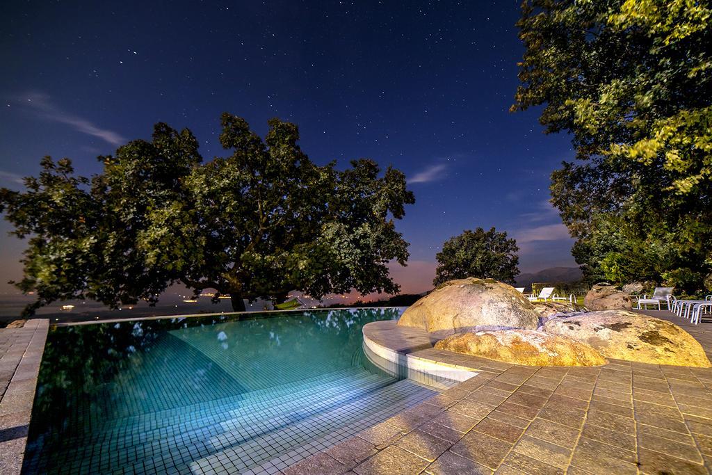 Hotel Nabia Candeleda Exterior photo